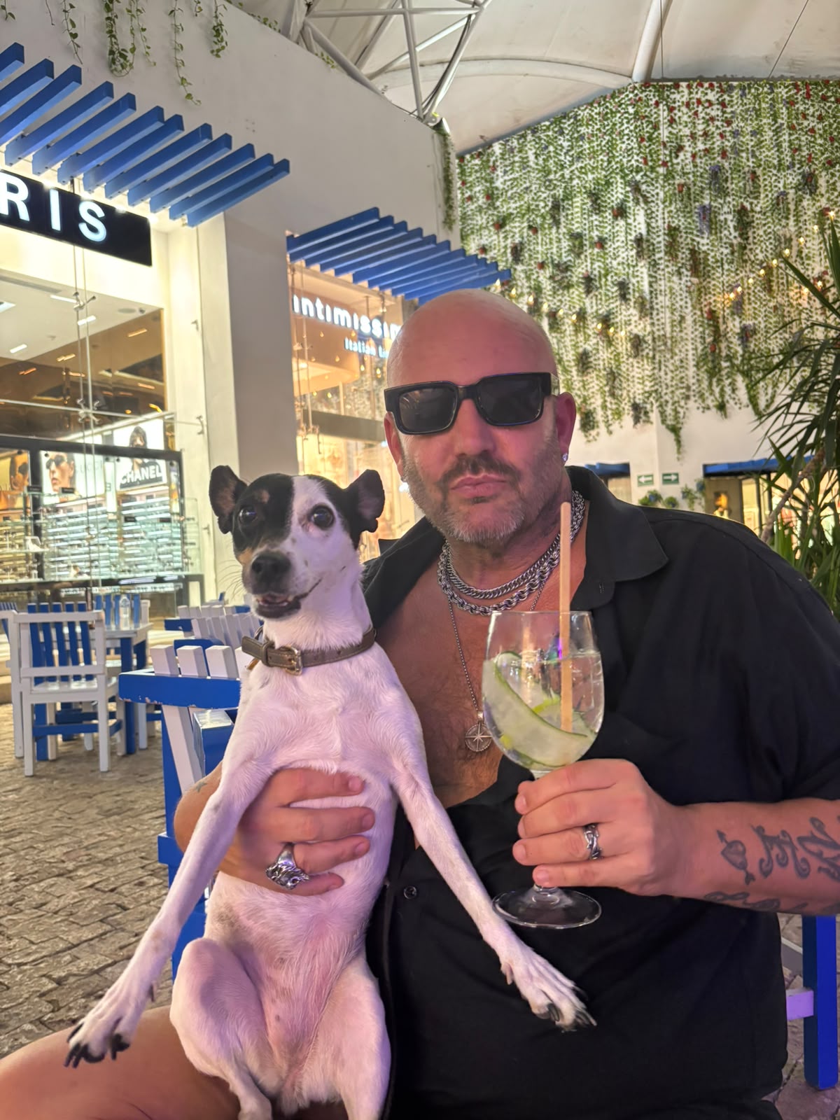 Jonas och Foxi – Sista stunden tillsammans utomhus.